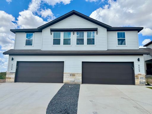 Stunning Luxury Duplex Available in Buda