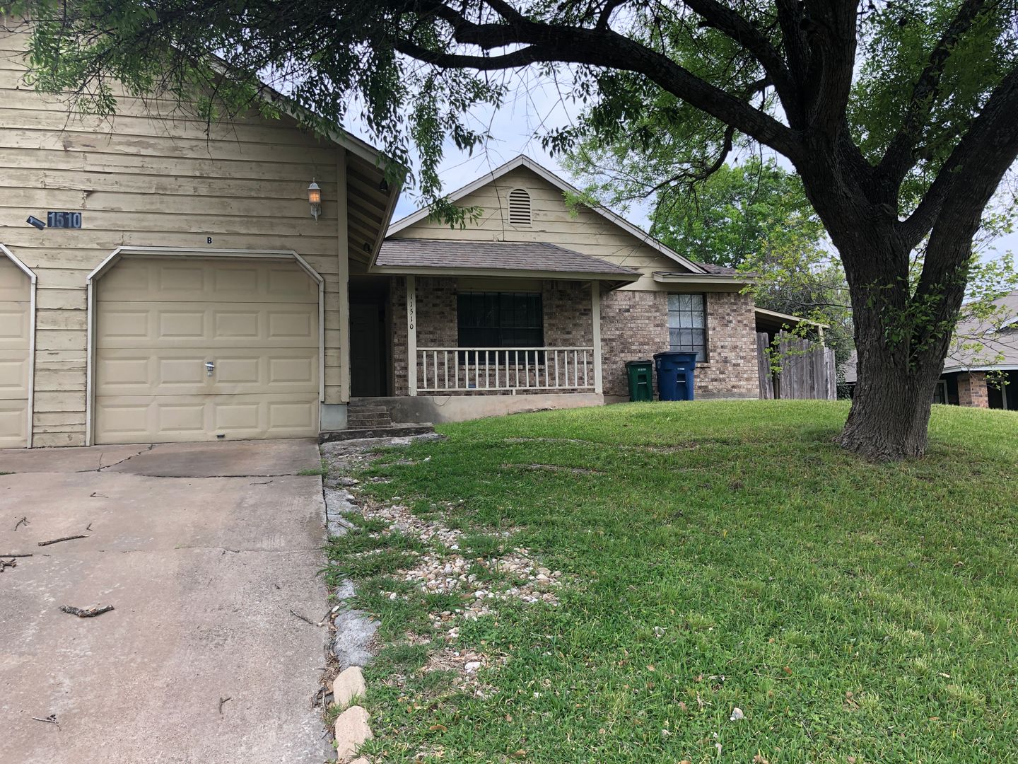 Austin Multiplex: 11510 Walnut Ridge Dr