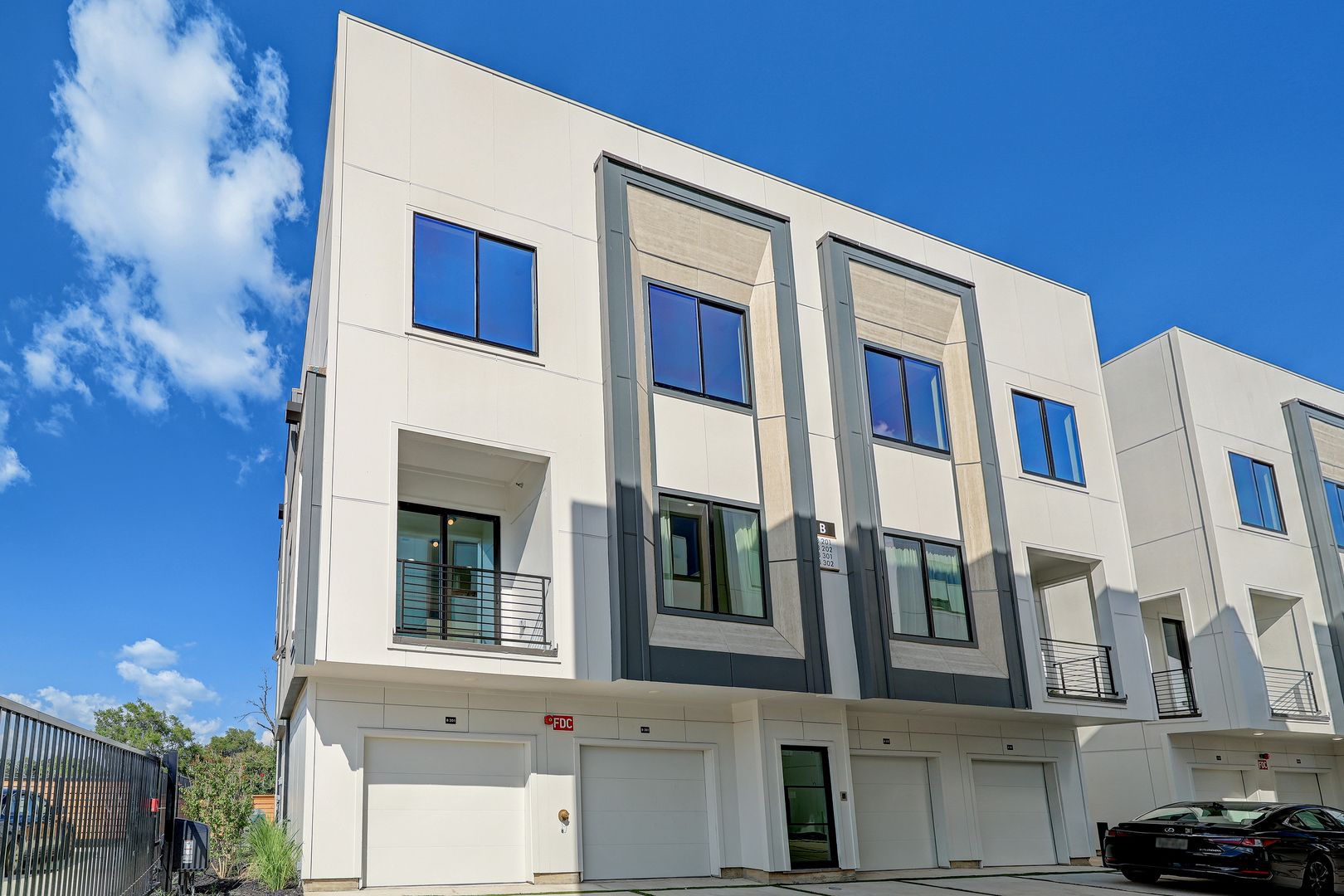 Houston Townhome: 4722 Old Spanish Trail Building C - 4722 Old Spanish Trl Unit C302