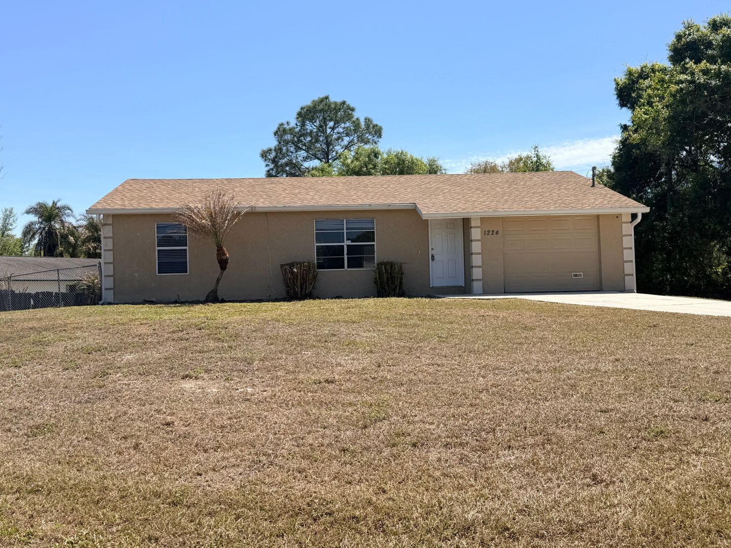 Lehigh Acres House: 1224 Hamilton Avenue