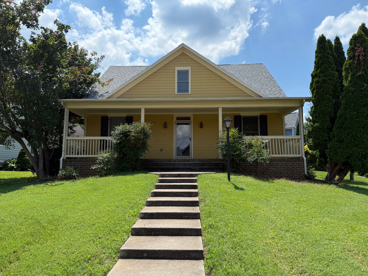 Clarksville House: 712 Mt Vernon Dr