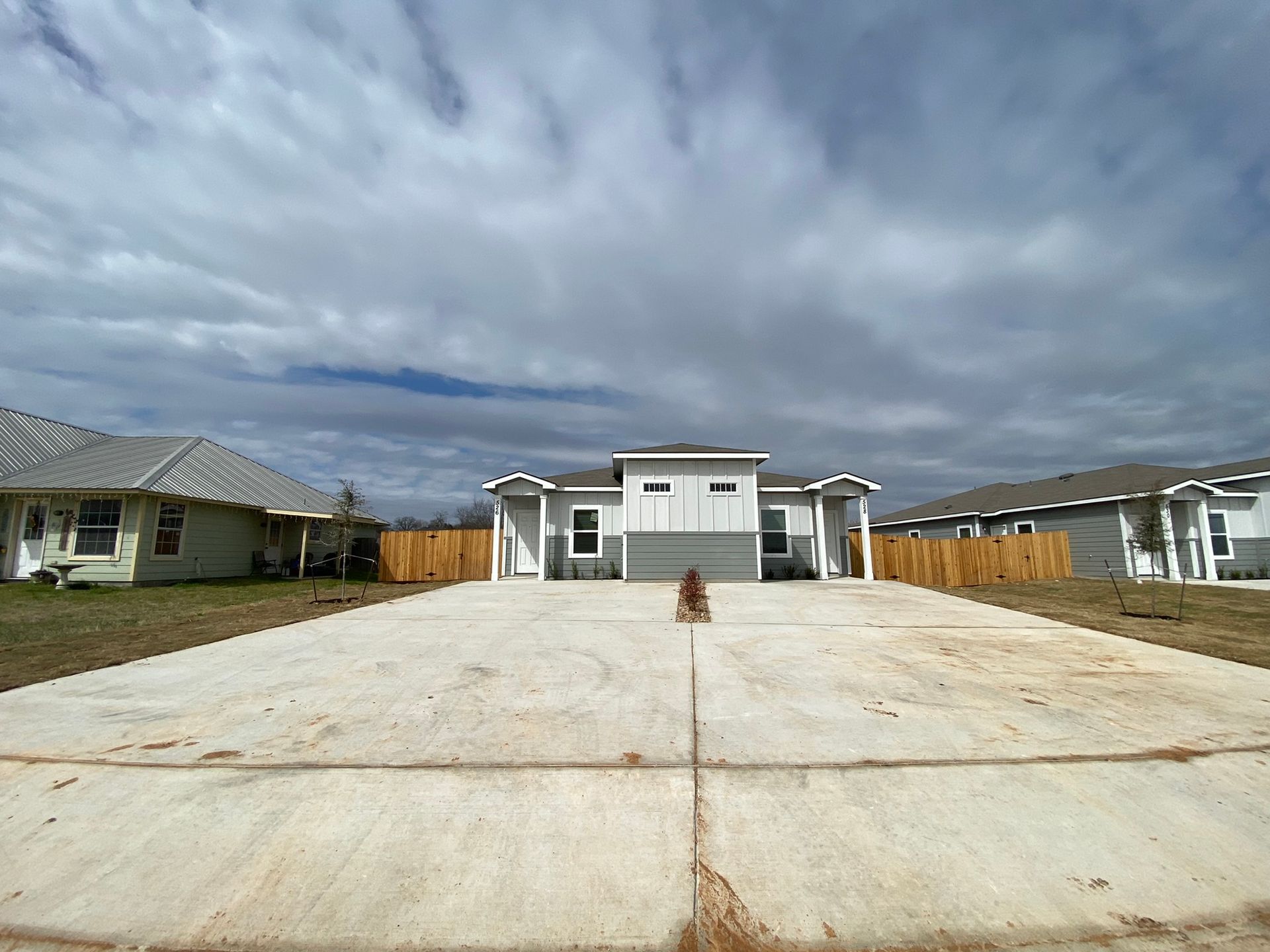 Seguin Multiplex: 526 E Baxter St
