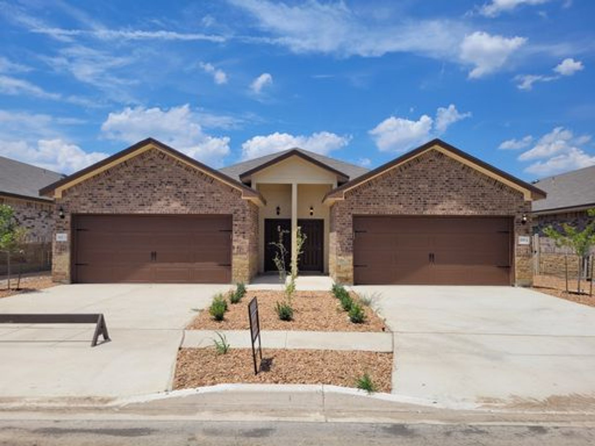 Converse Townhome: 9217 Groff Landing