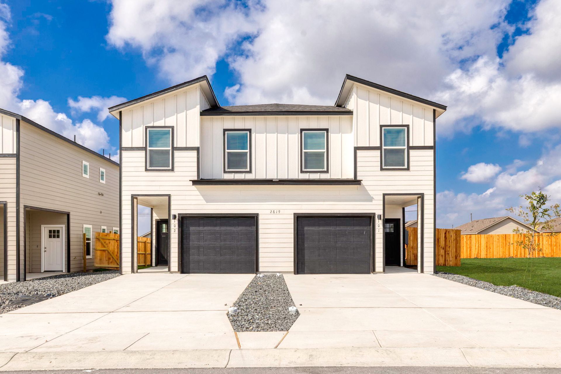 San Antonio Multiplex: 2724 Armaan Way Unit 102
