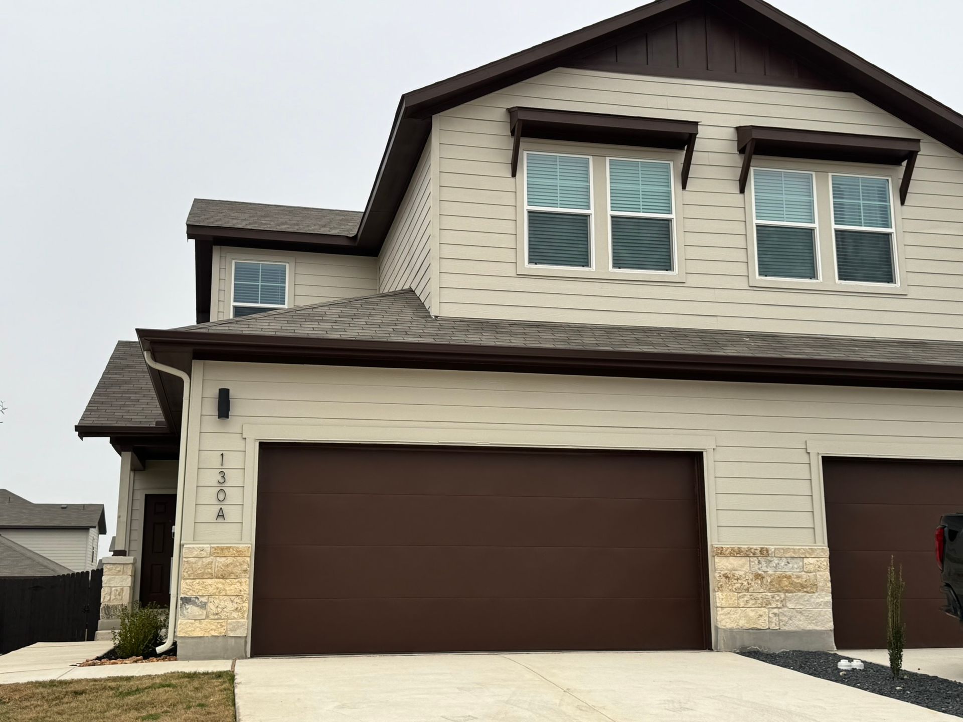 Buda Multiplex: 130 Schrader St Unit B