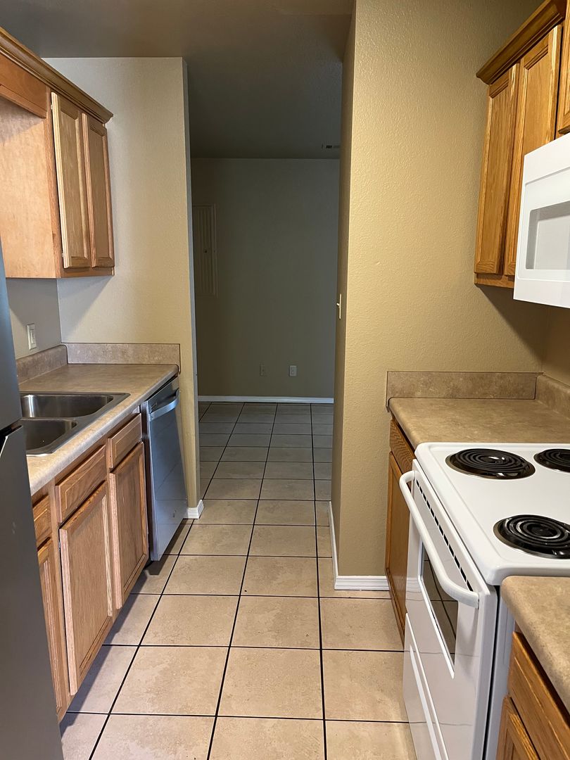 HACKETT Townhome: 419 -503 South Vine Street