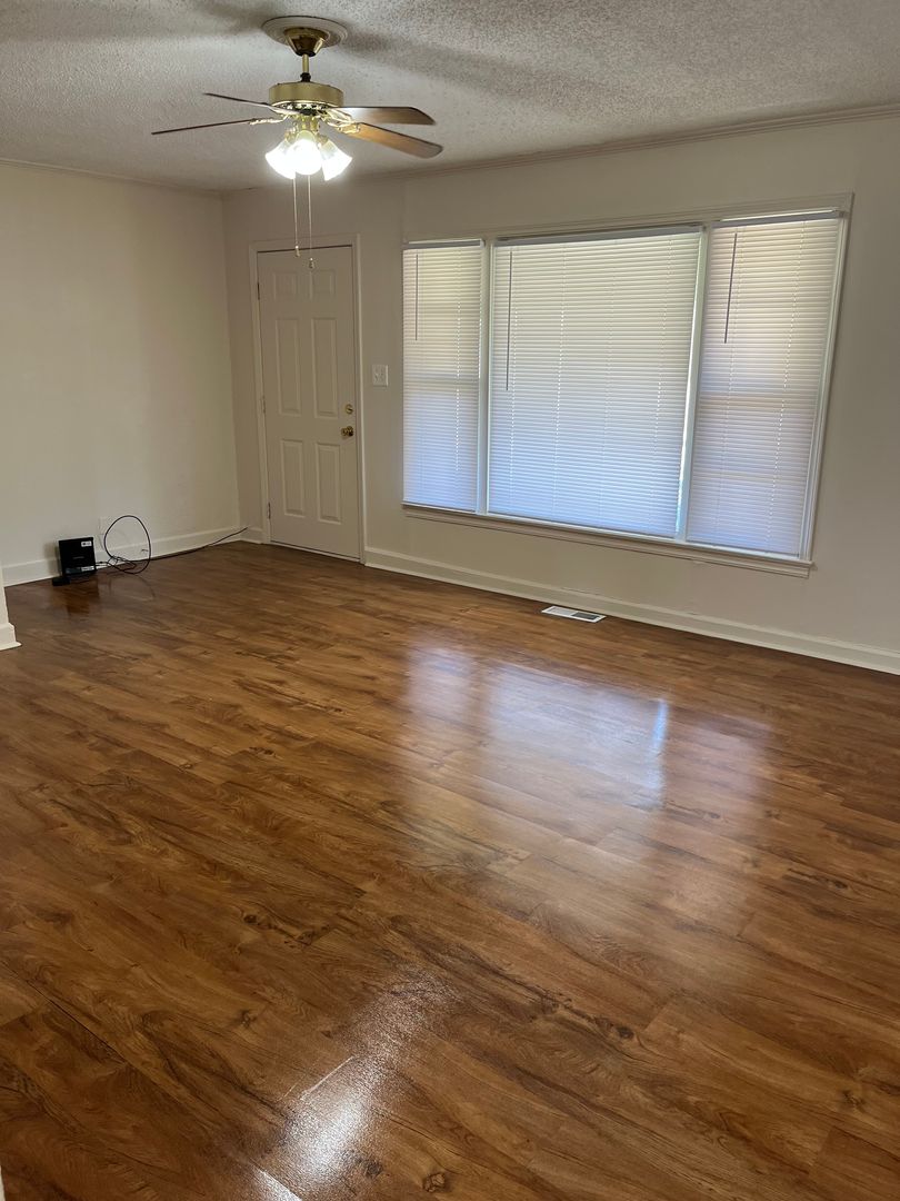 FORT SMITH House: 4920 S 24th St.