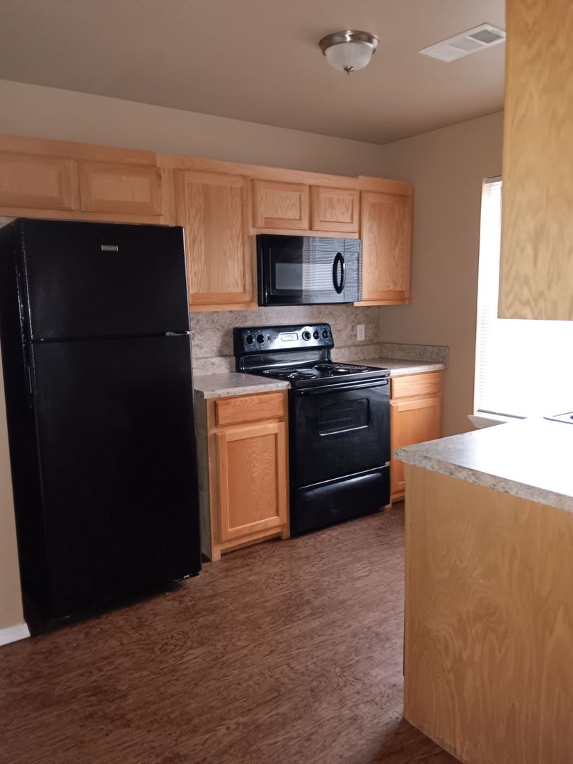 POCOLA Apartment: 396-444 & 1007-1017 MORRIS ST.