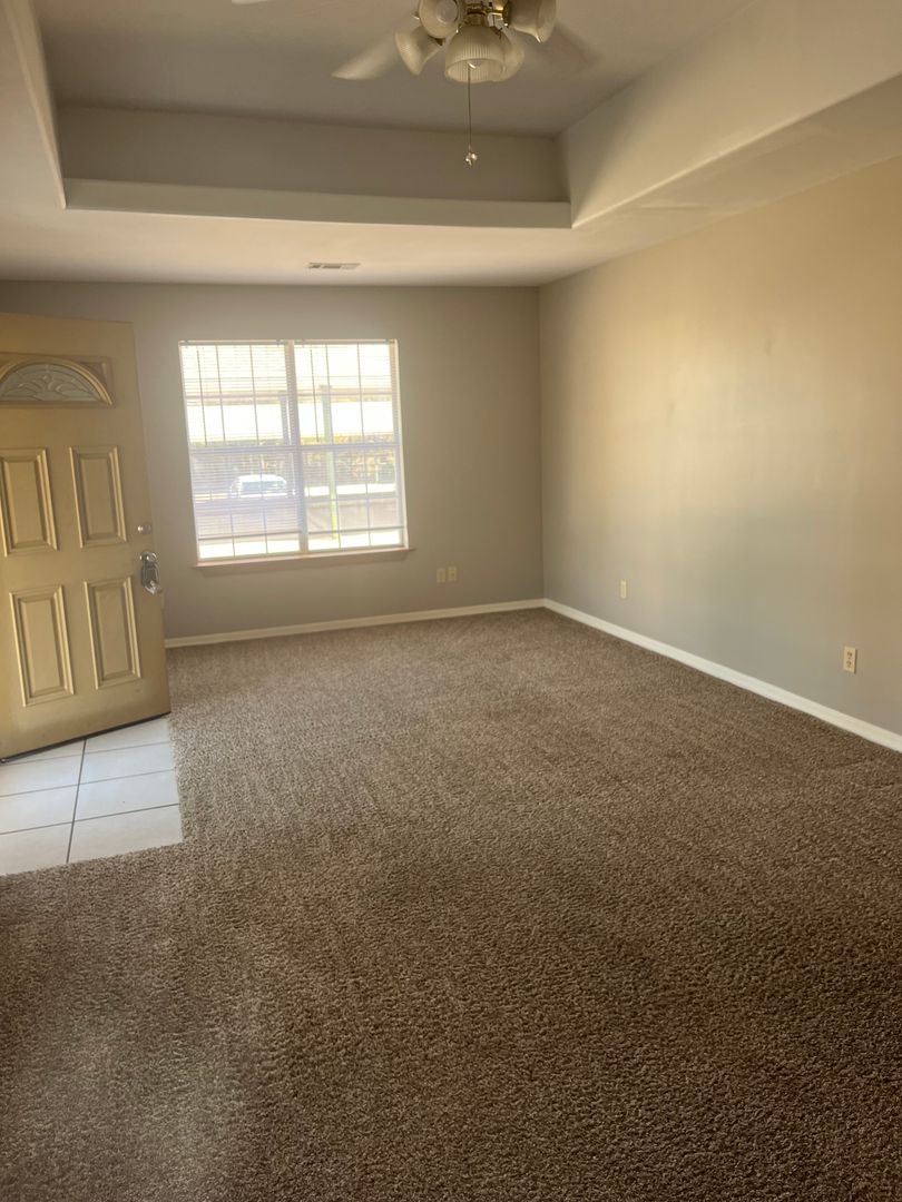 FORT SMITH Apartment: 2617 South 56th