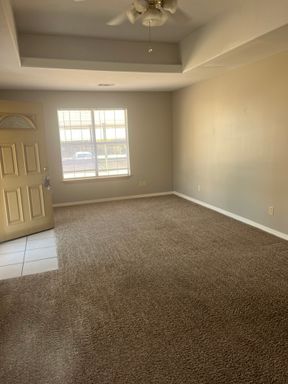 MOVE IN SPECIAL ON THIS NICE 2 BED 2 BATH UNIT – photo 1