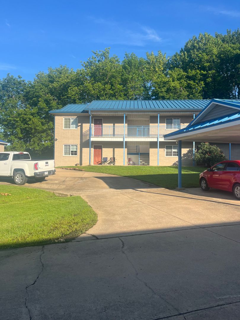 Barling Apartment: 204 Fort Street