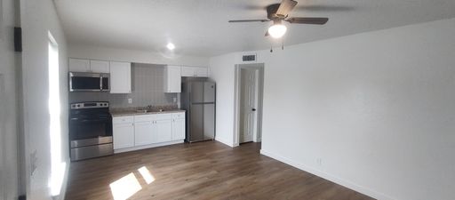 615 W Houser - 615 D-CP