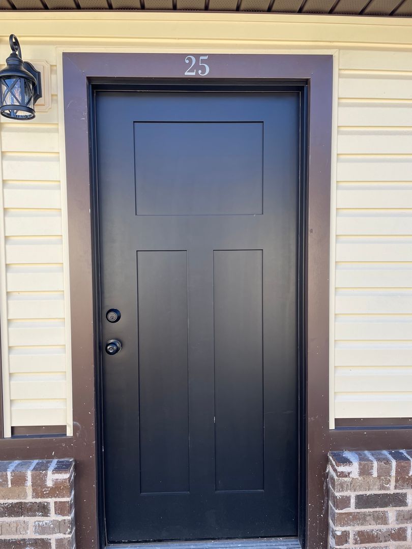 Poteau Apartment: 2880 Central Street