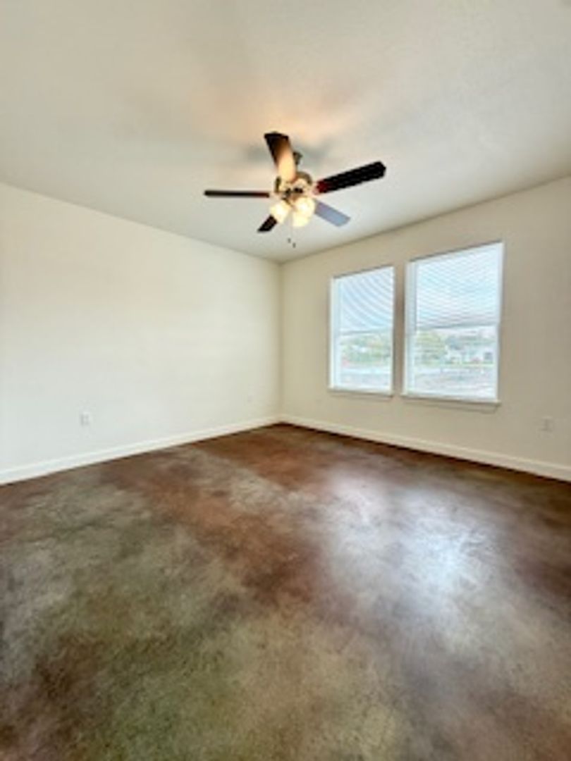 Poteau Apartment: 2376-2387 Wits End Loop