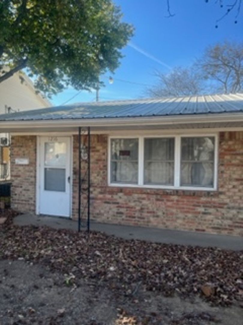 Fort Smith Apartment: 1214-1216 S 22nd