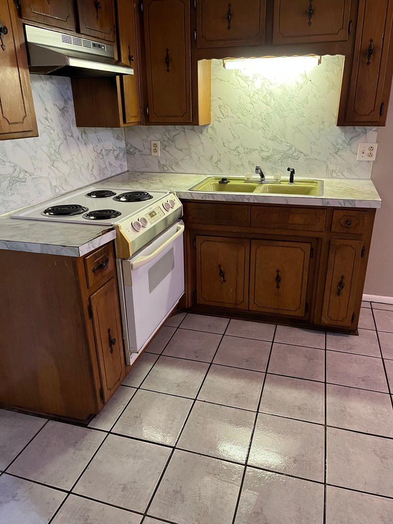 Arkoma Apartment: 103 Oak Street