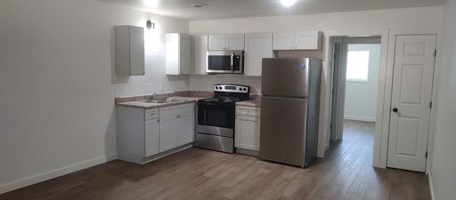800 E Creek Ave - 7-CS