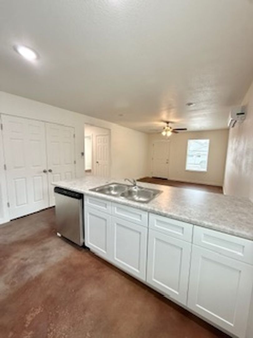 Poteau Apartment: 2376-2387 Wits End Loop
