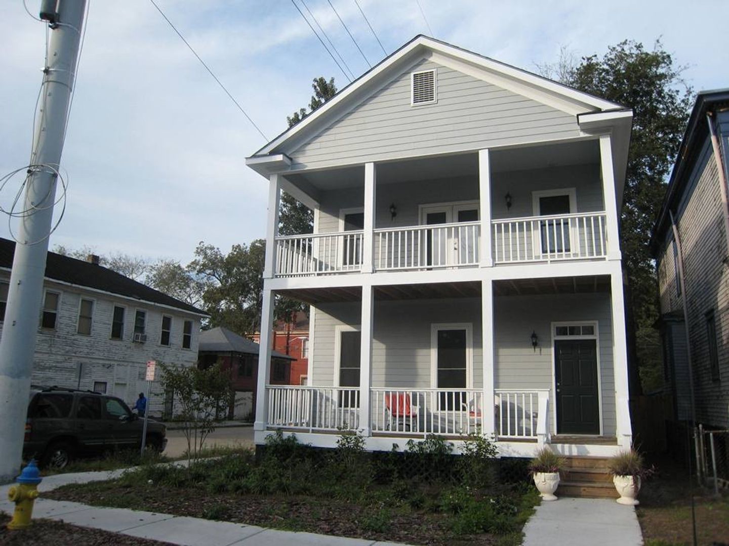 Savannah House: 220 W. 35th St.