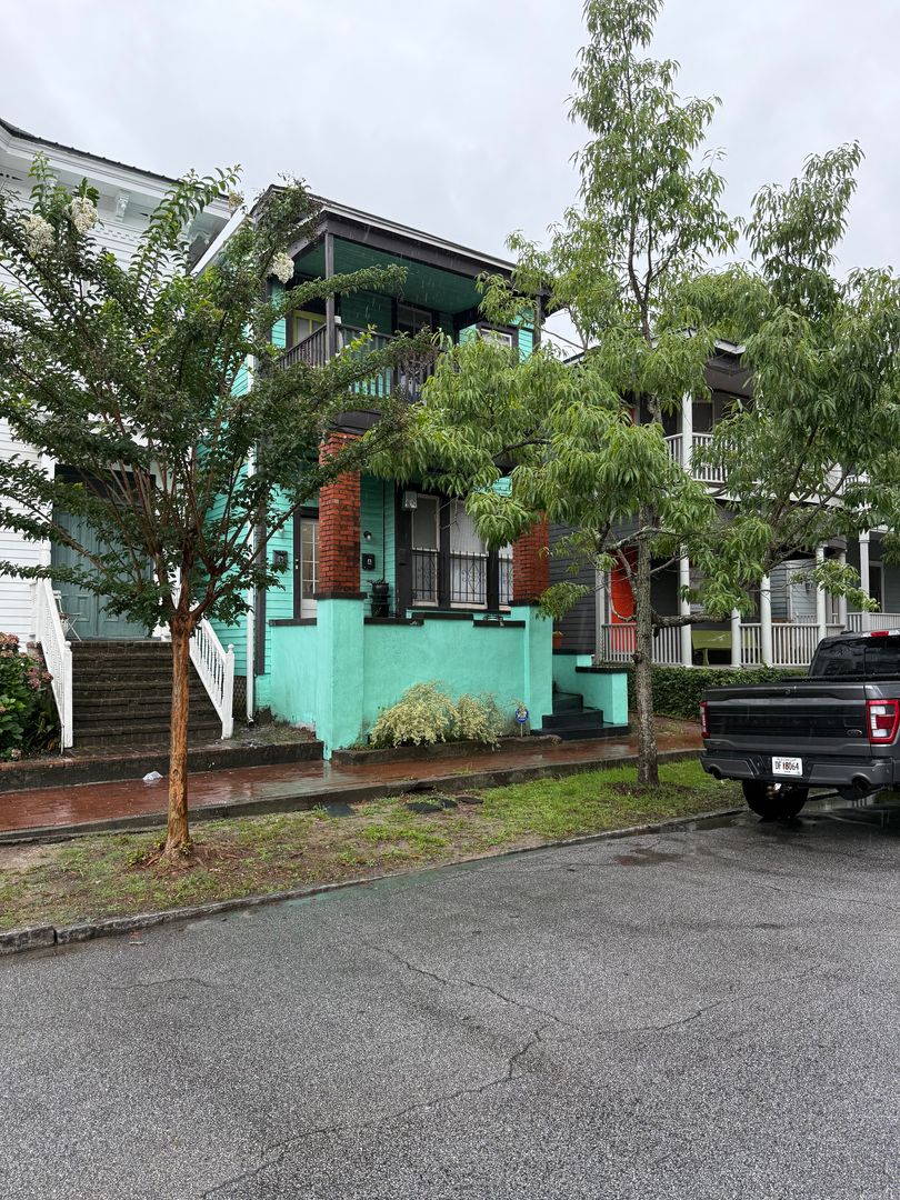 Savannah Apartment: 311 E Duffy St