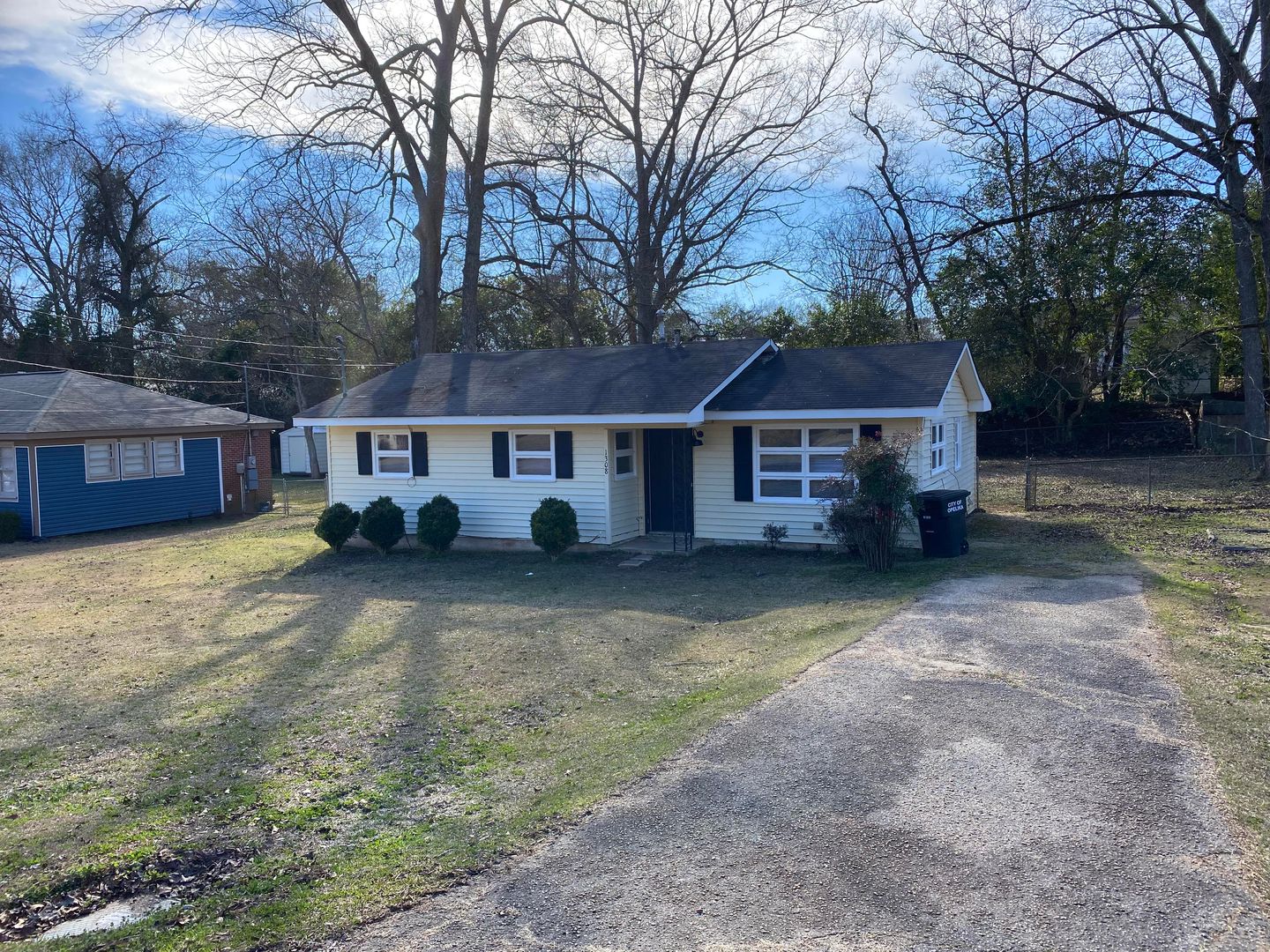 Opelika House: 1308 Clearmont St