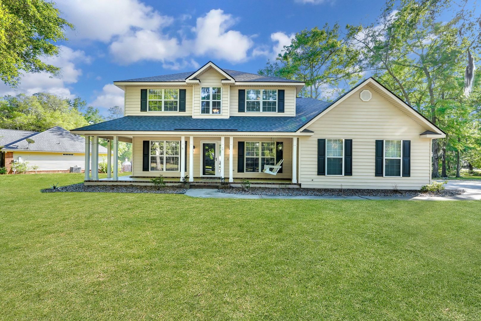 Savannah Living at Its Best – 4BR/3BA Home with Lagoon Views!