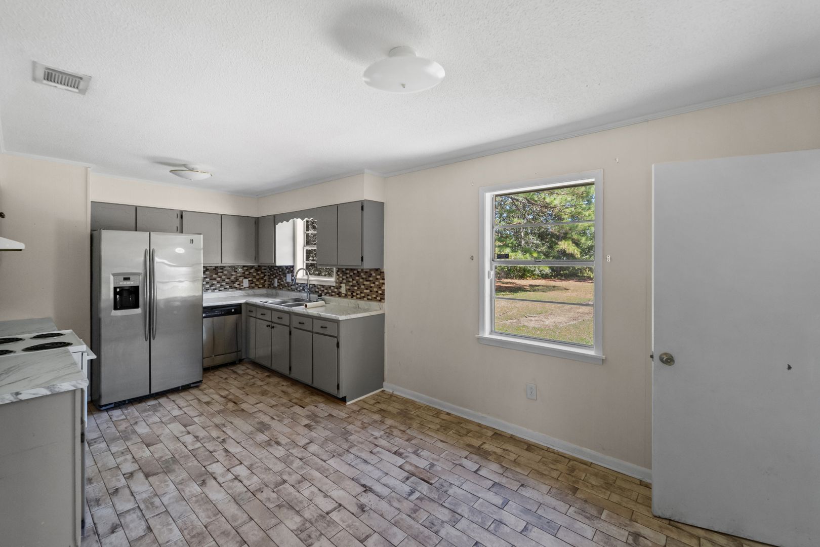 Deerwood Drive 11 of 12