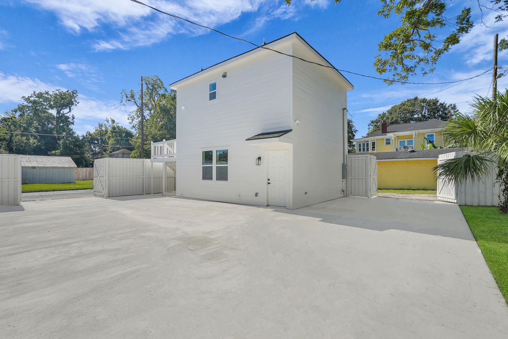 Savannah Apartment: 773 E Duffy Street