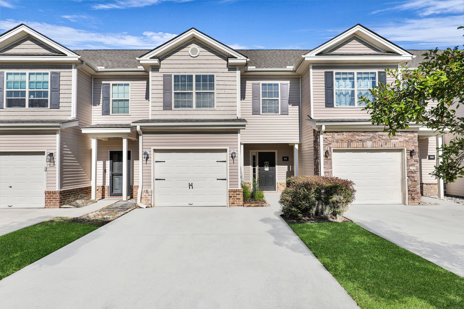 Richmond Hill House: 975 Canyon Oak Loop