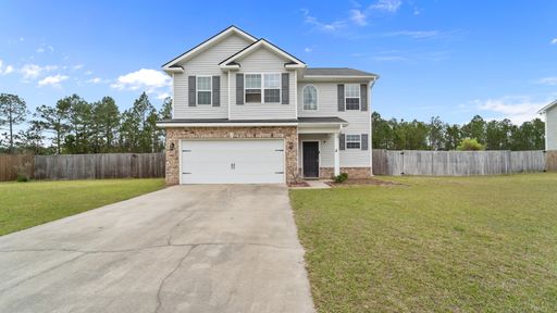 Spacious 3BR Home with Fenced Yard Near Ft. Stewart
