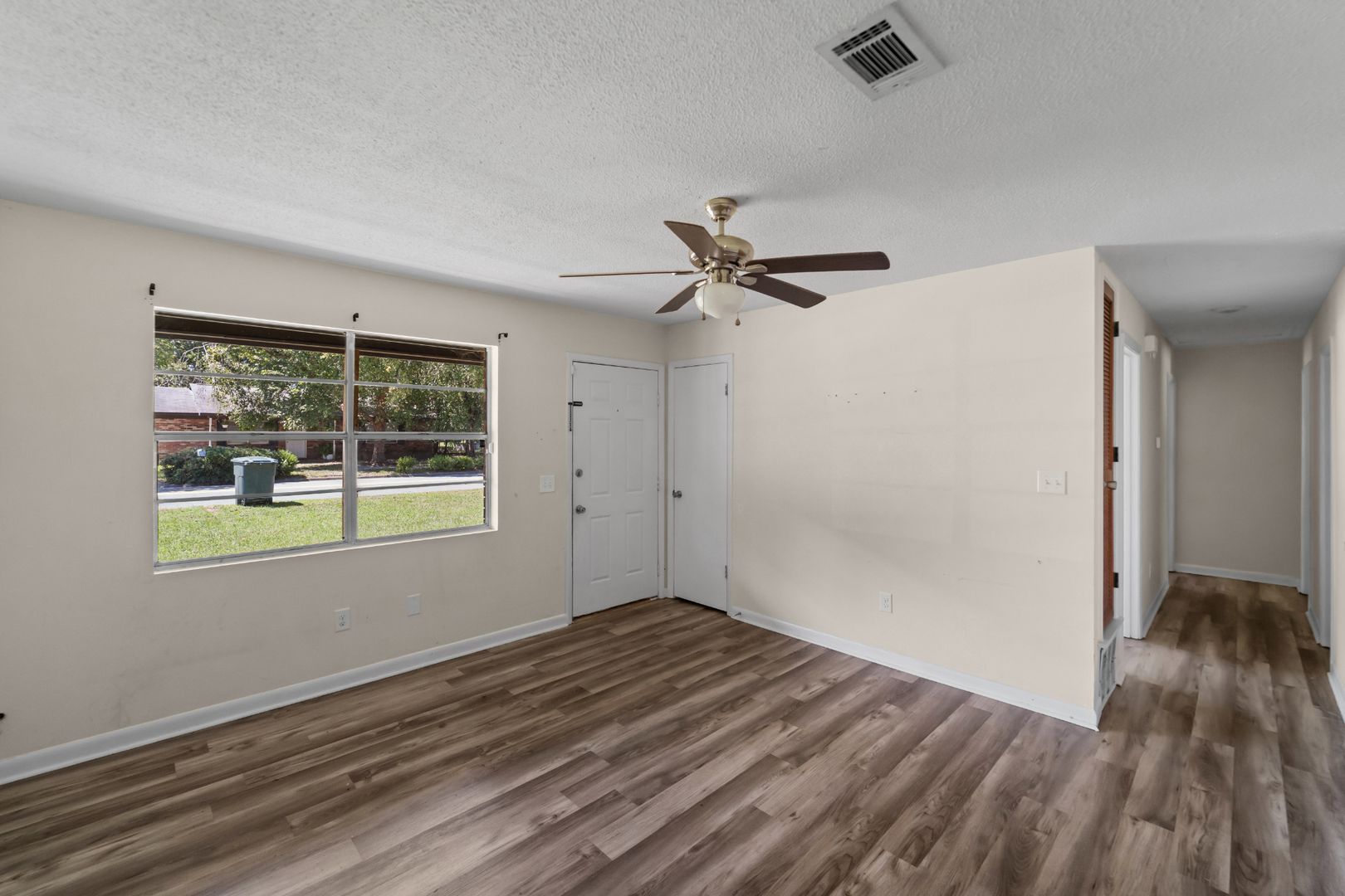 Deerwood Drive 9 of 12