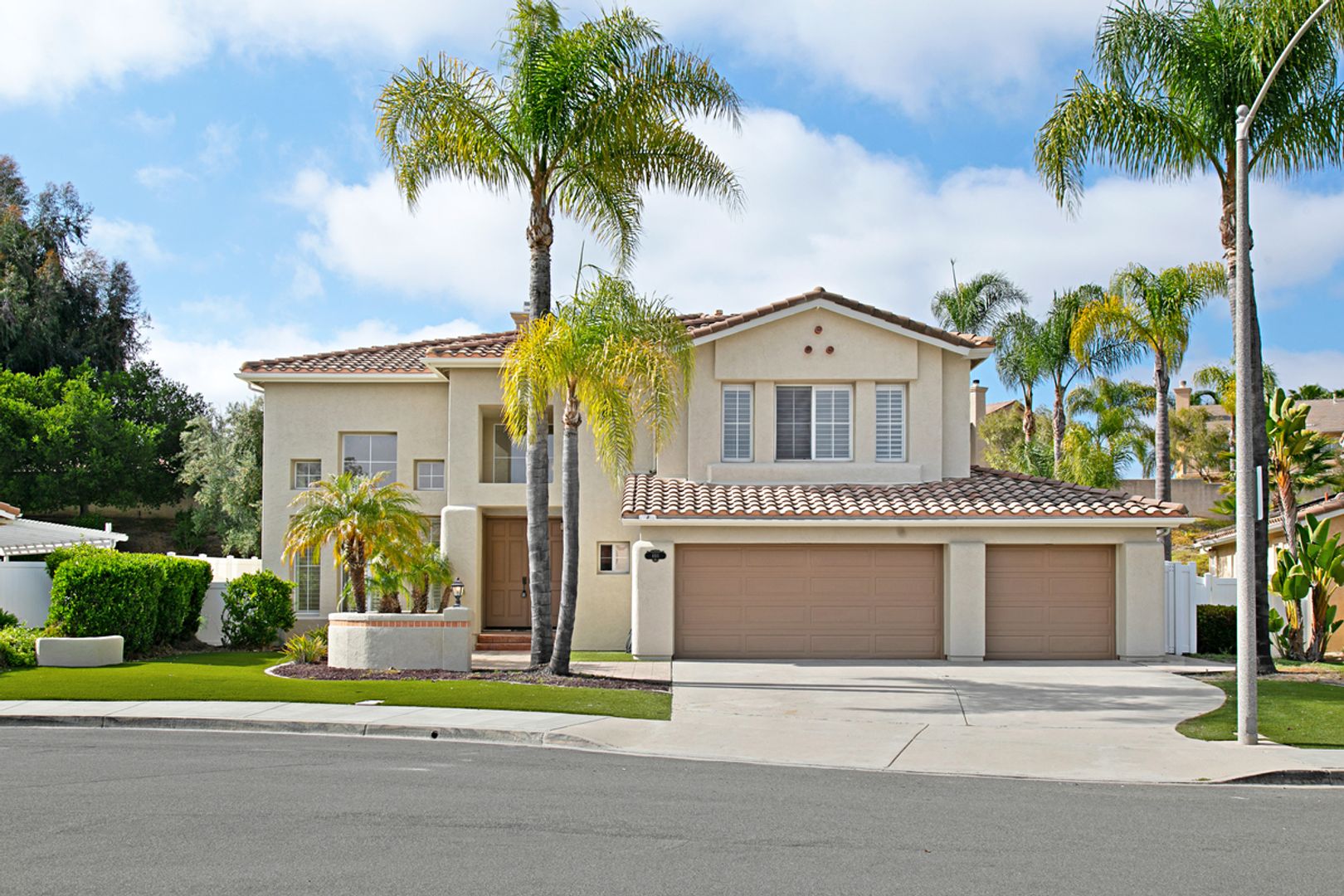 Oceanside House: 466 Benevente Dr