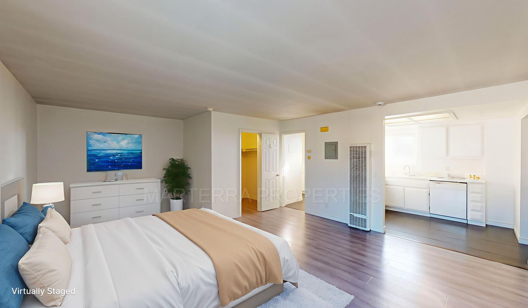 Costa Mesa Apartment: 976 El Camino Dr