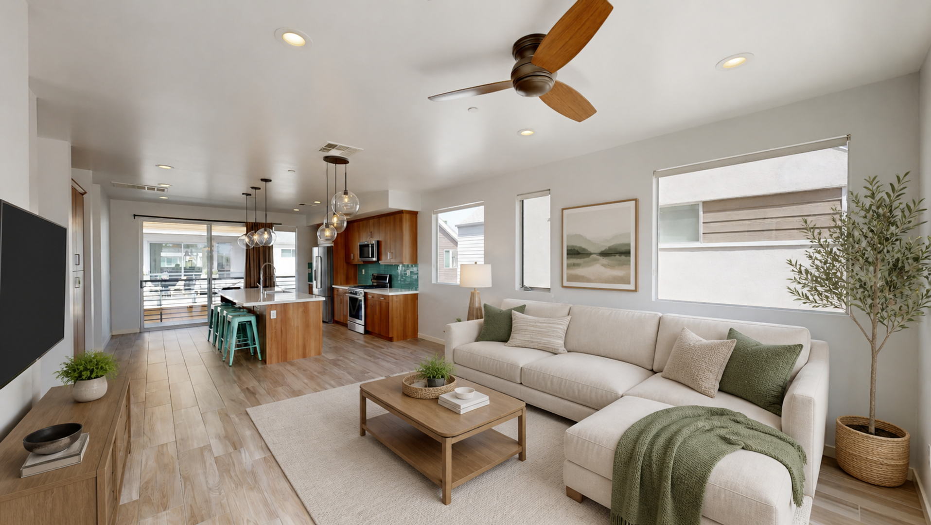 Costa Mesa House: 1946 Vitae Pl