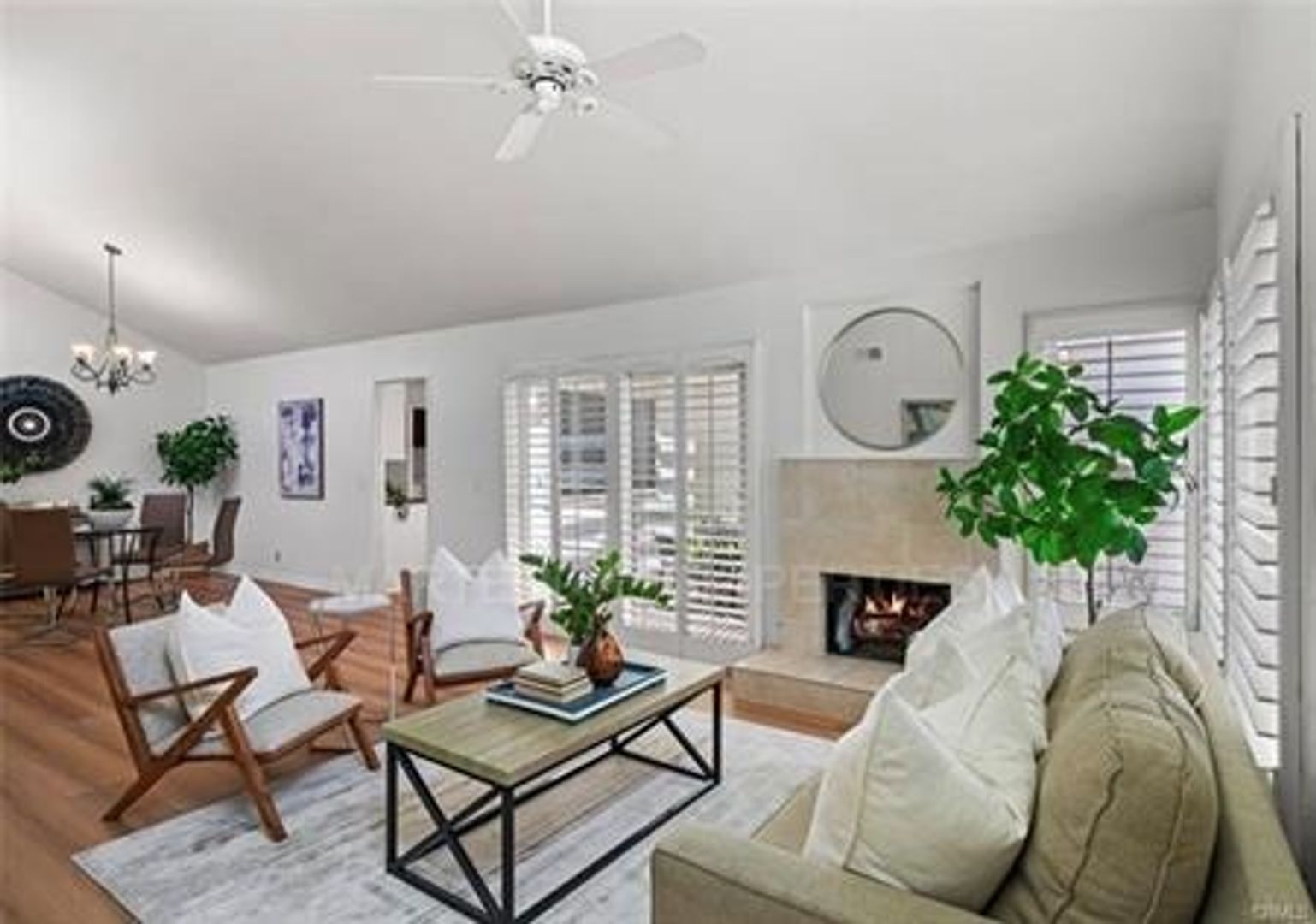 Irvine Condo: 98 Navarre