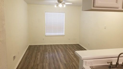 Rosedale the perfect 1/1 - Rent Special 2 month free rent on 12 month lease – photo 1