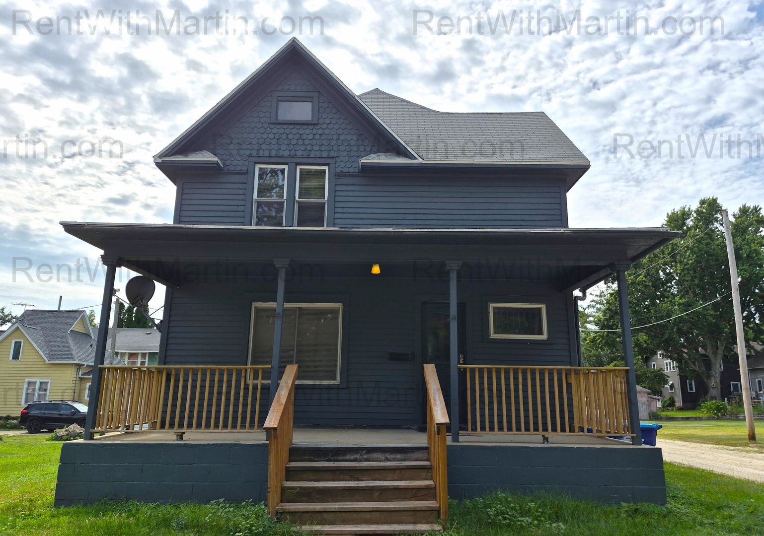 Oelwein House: 310 N Frederick Ave