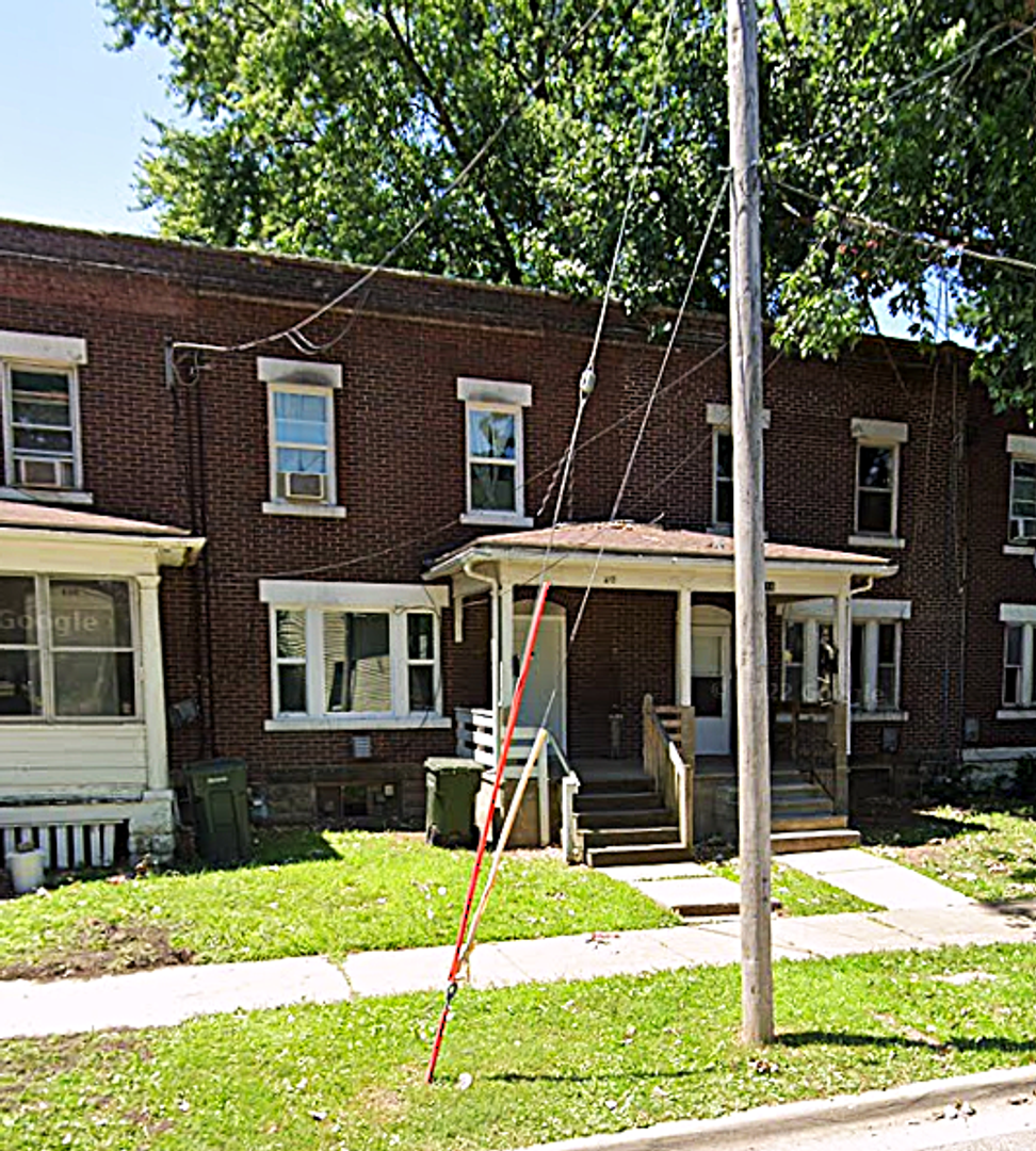 Waterloo House: 418 Sunnyside Ave