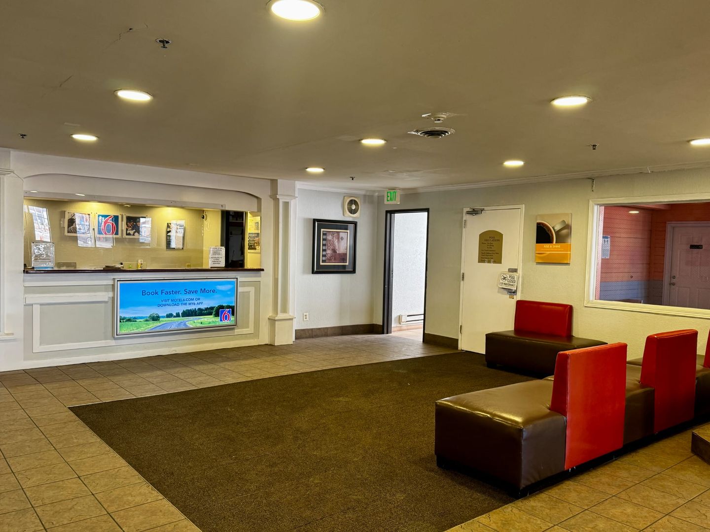 Waterloo Apartment: 2141 La Porte Rd