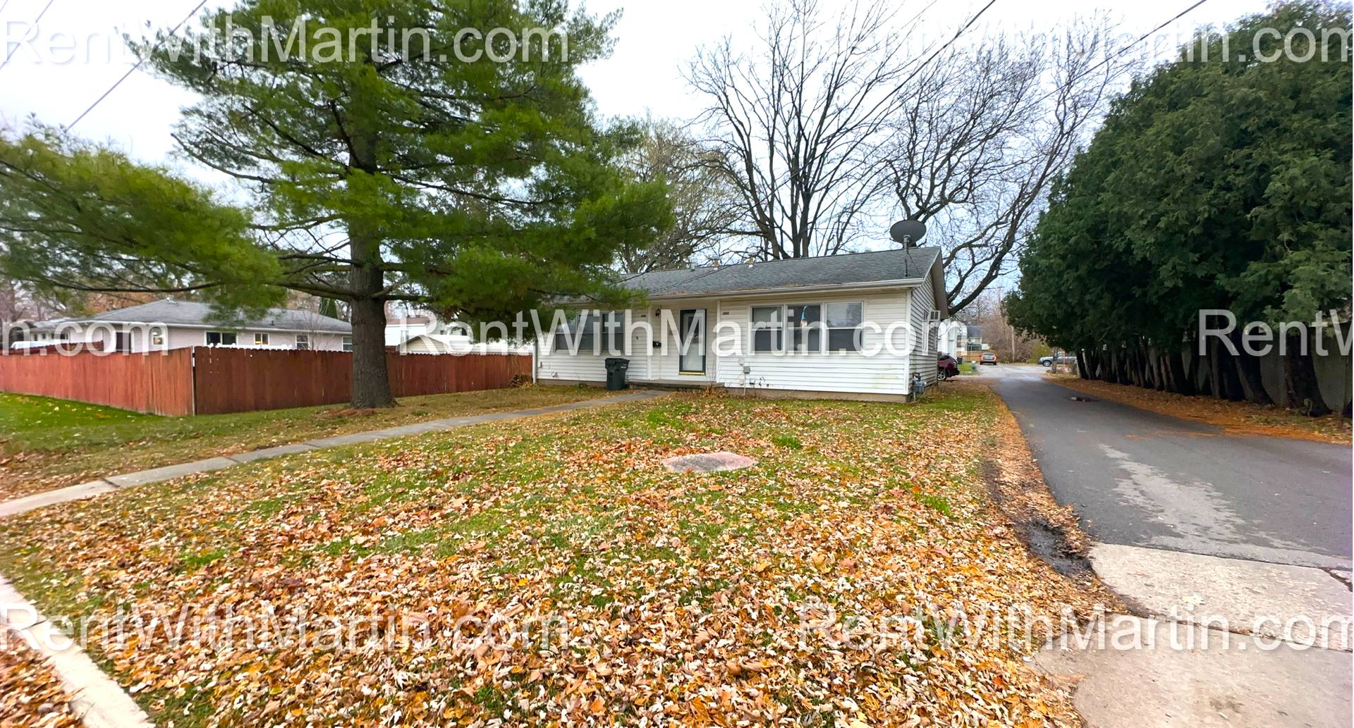 Waterloo Apartment: 1644-1646 E Mitchell Ave