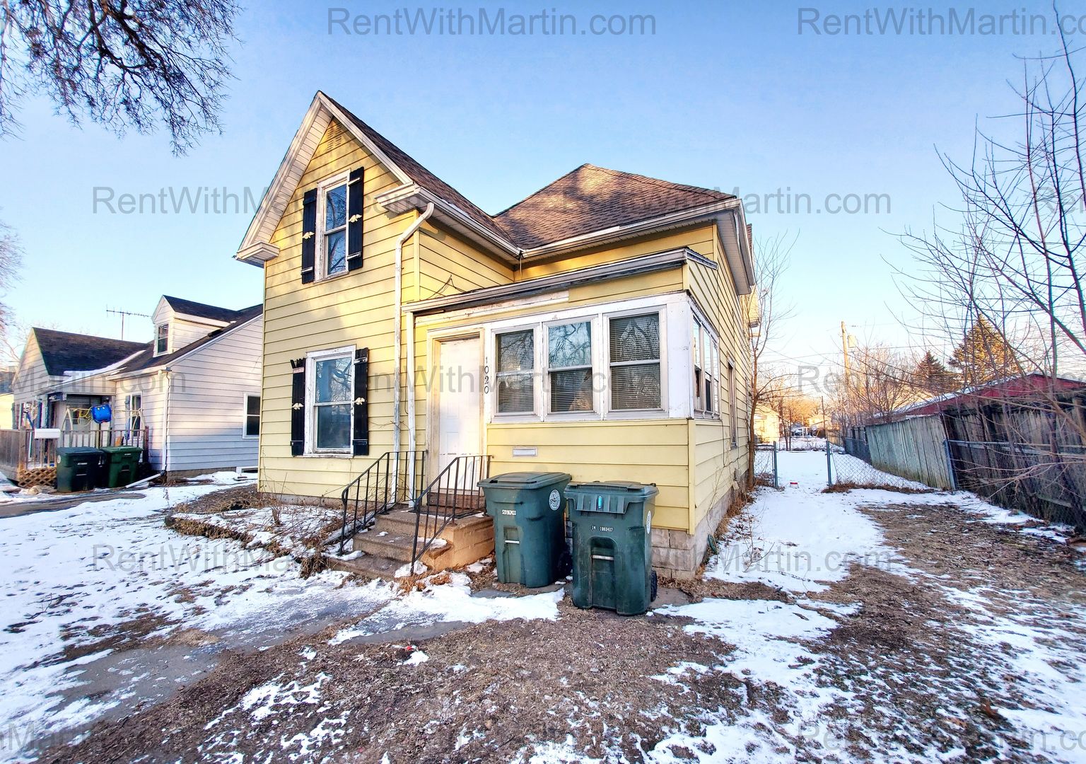 Waterloo House: 1020 Columbia St