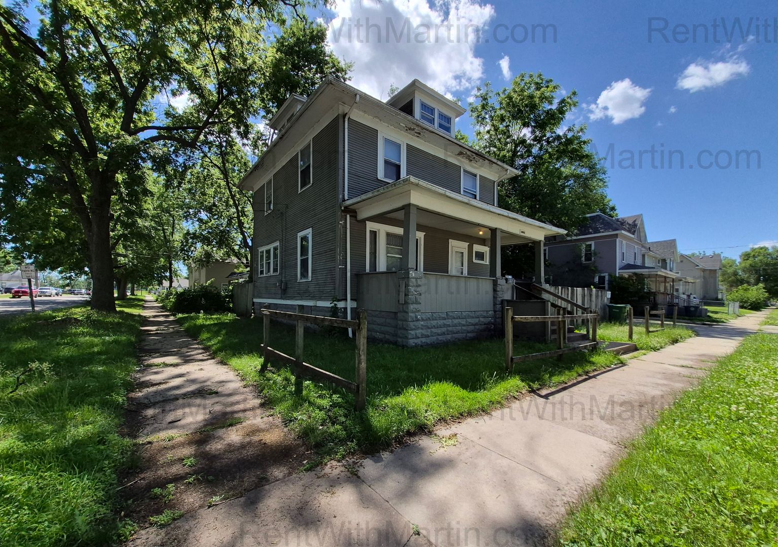Waterloo House: 1128 Mulberry St