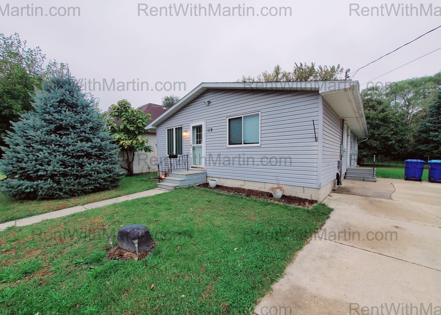 3 Bedroom, 2 Bath & Main floor laundry- 6th St in Oelwein Iowa!