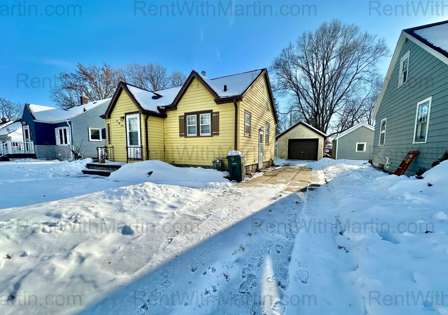 Waterloo House: 657 Dawson St