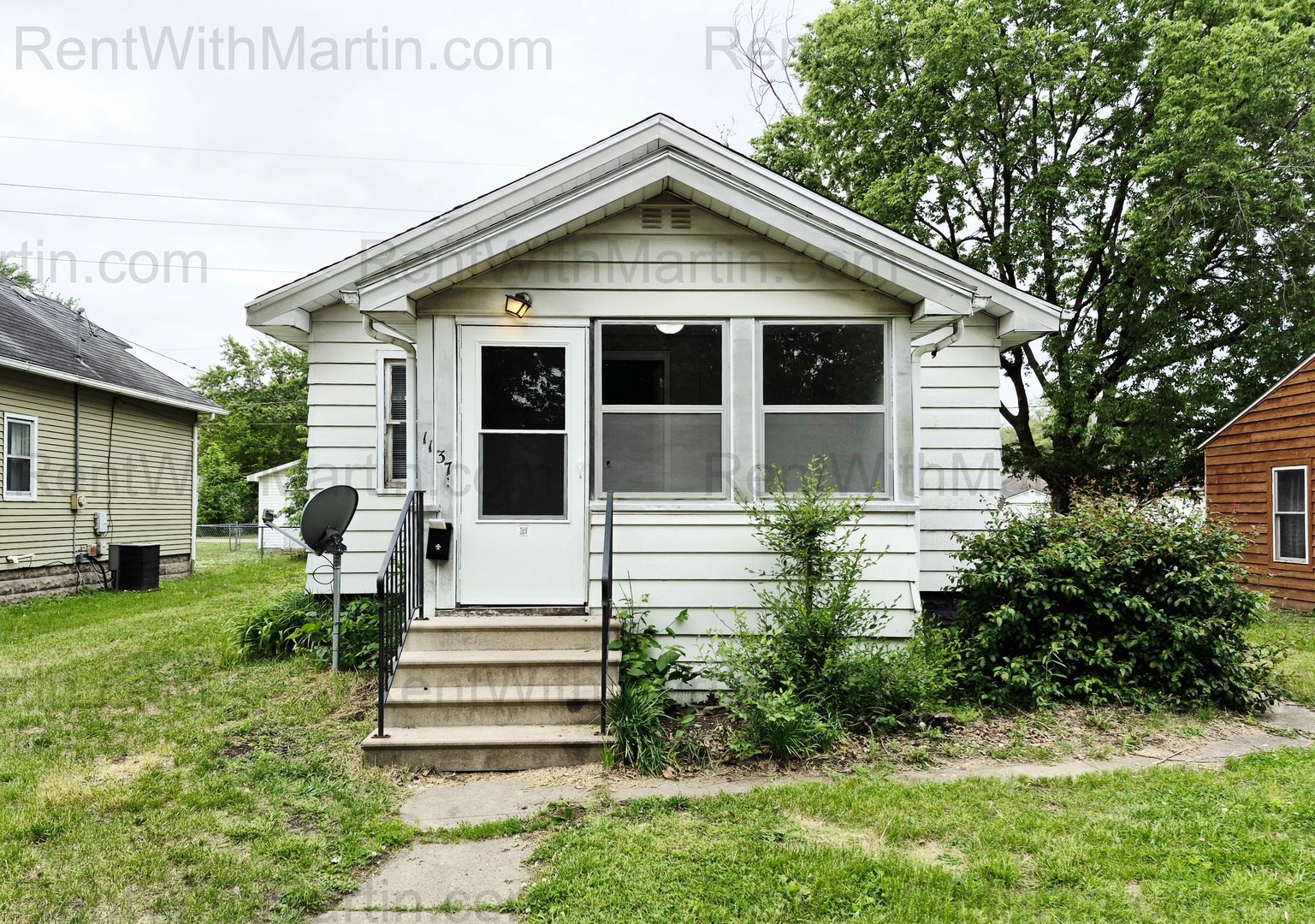 Waterloo House: 1137 Columbia St