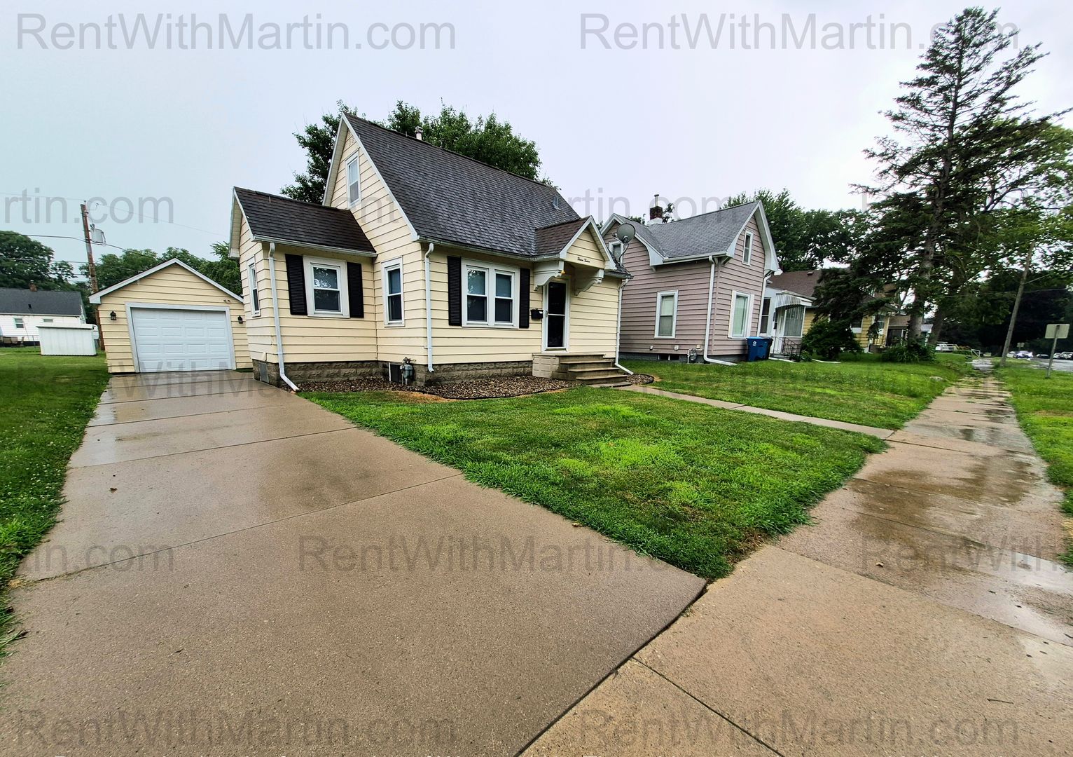 Waterloo House: 1212 Forest Ave