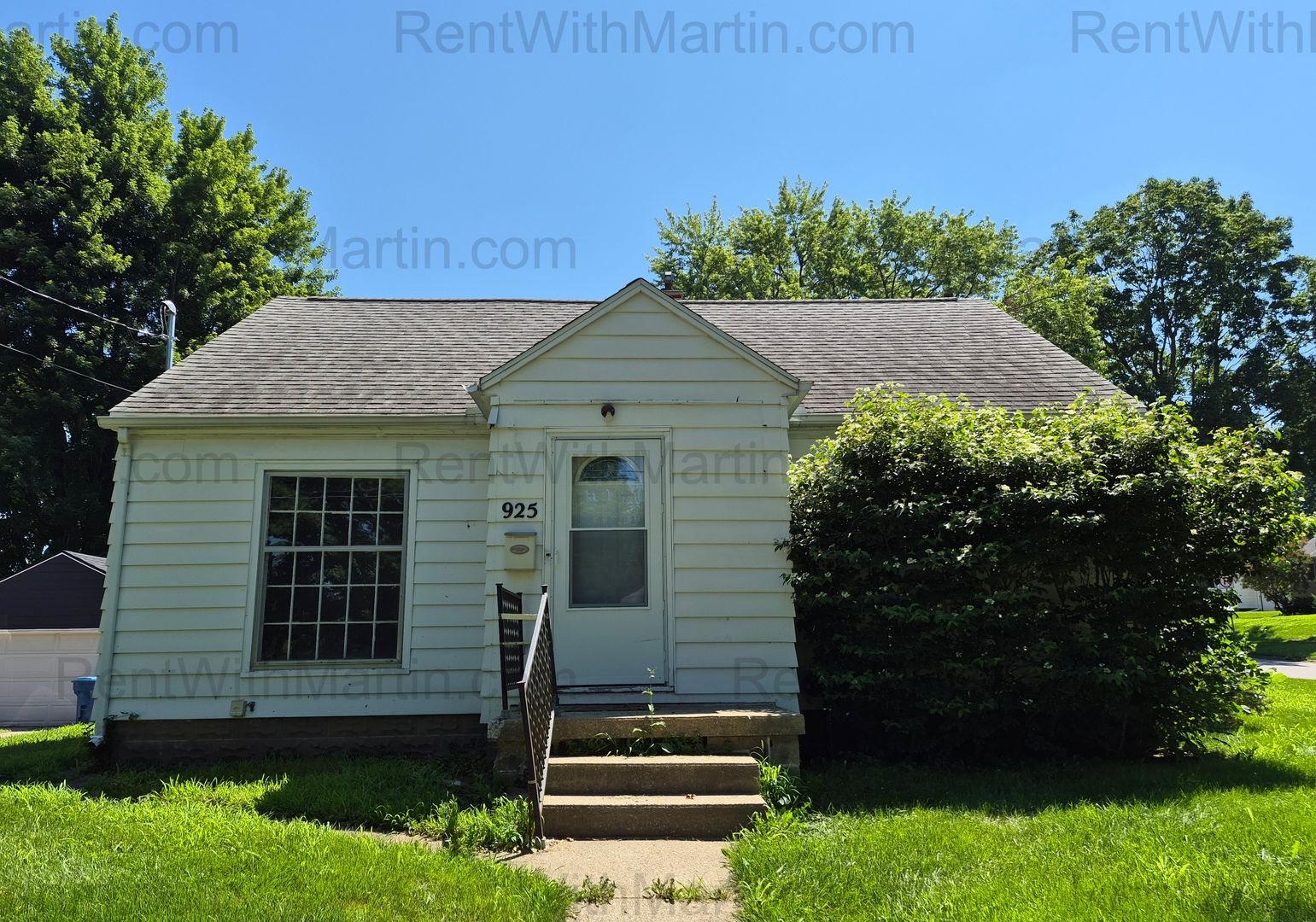 Waterloo House: 925 Hammond Ave
