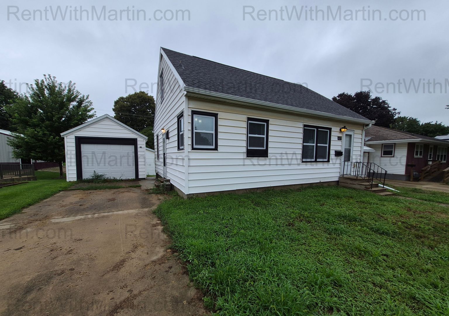 Reinbeck House: 617 Center St