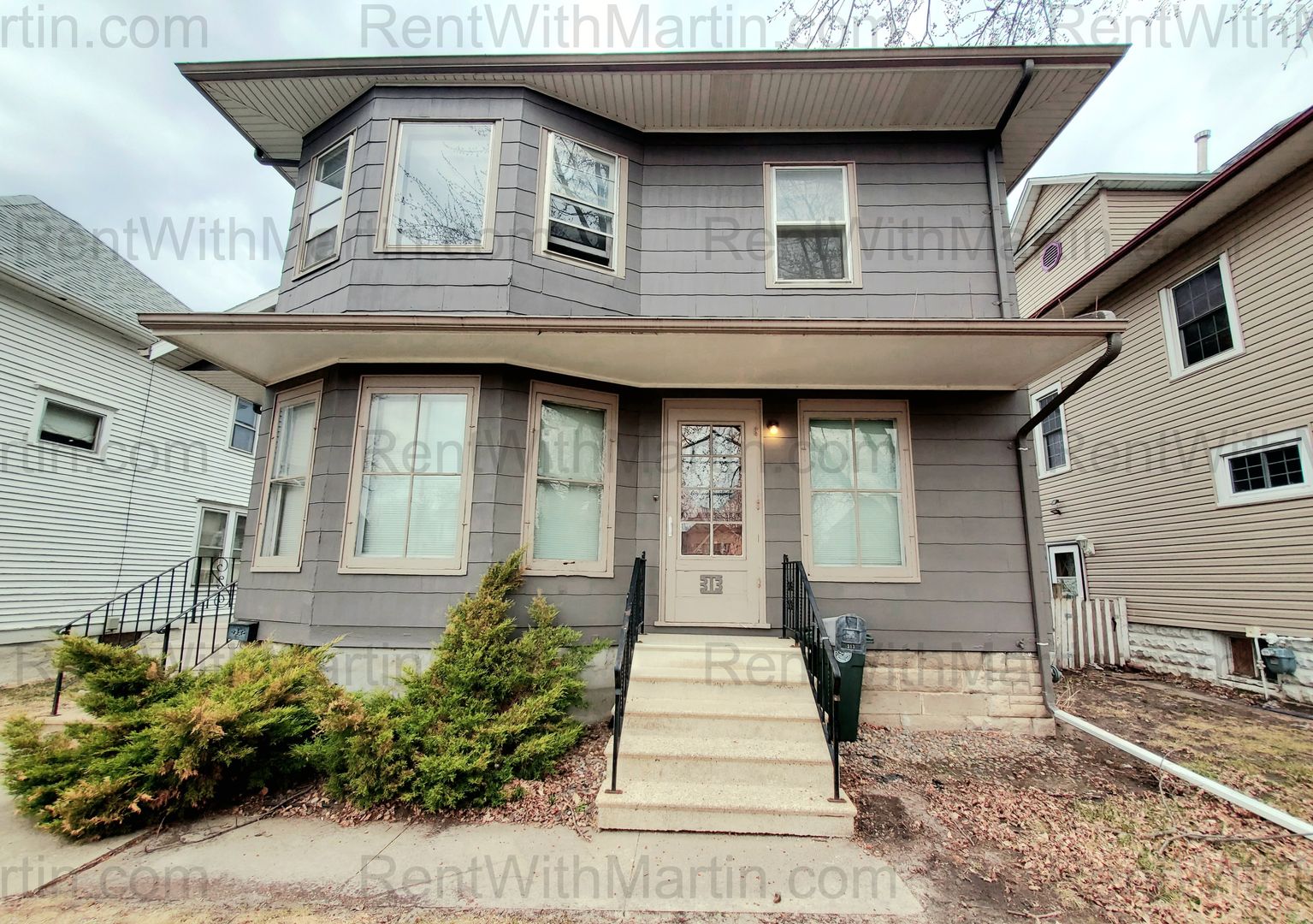 Waterloo Apartment: 313 Denver St