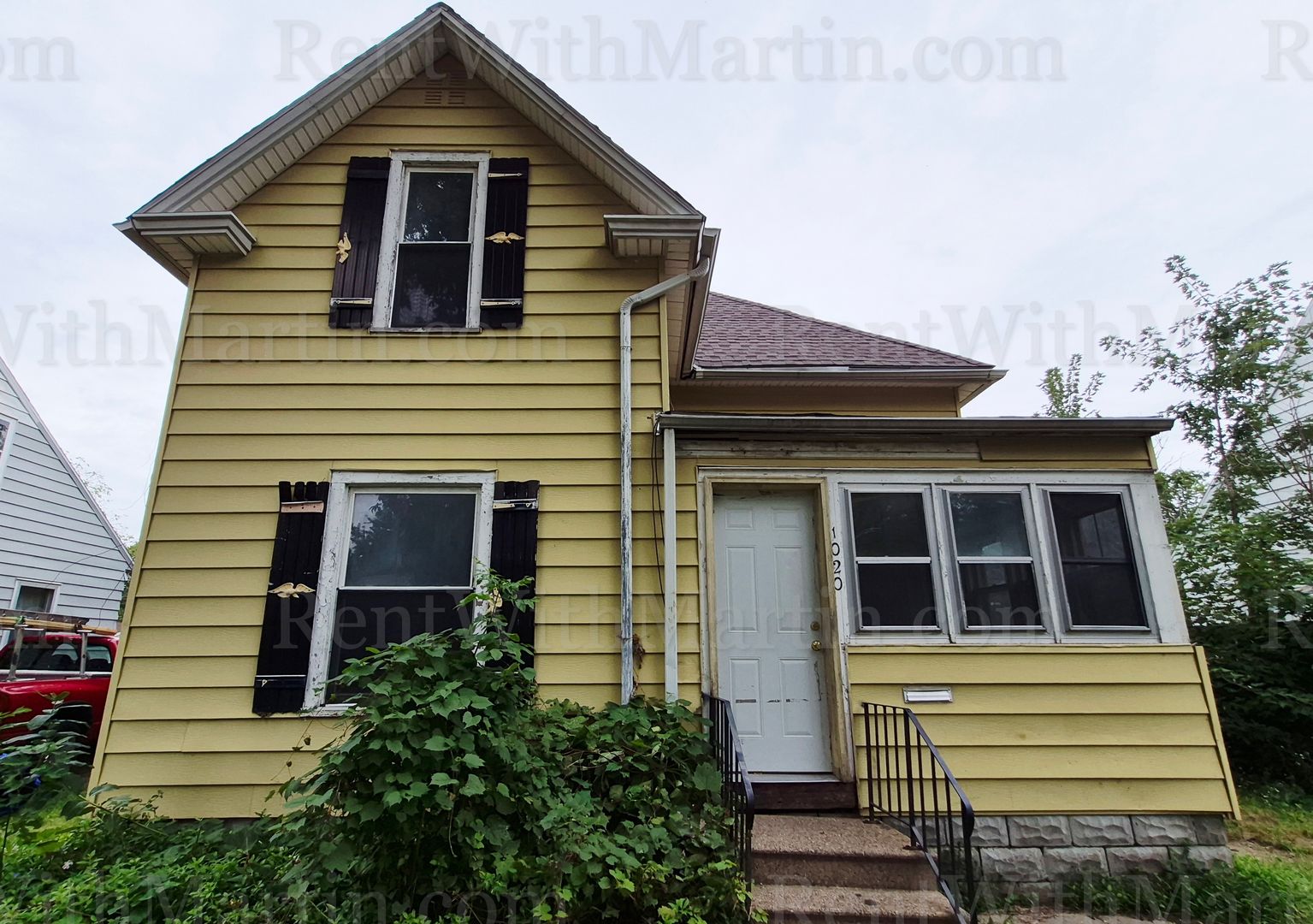 Waterloo House: 1020 Columbia St